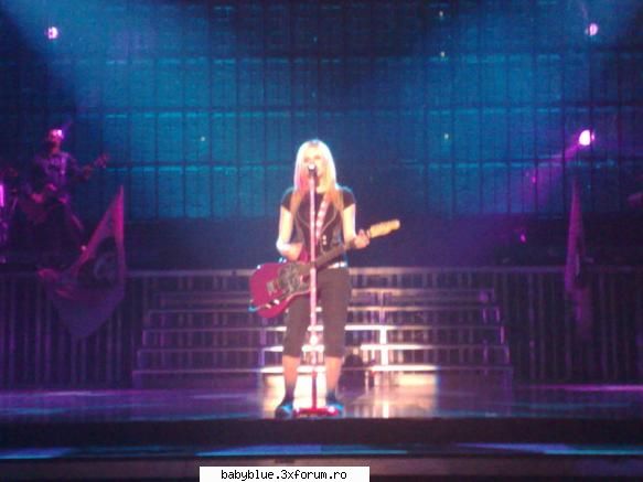 Avril in concerte** - baby_blue - Avril Lavigne