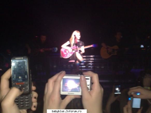 Avril in concerte** - baby_blue - Avril Lavigne
