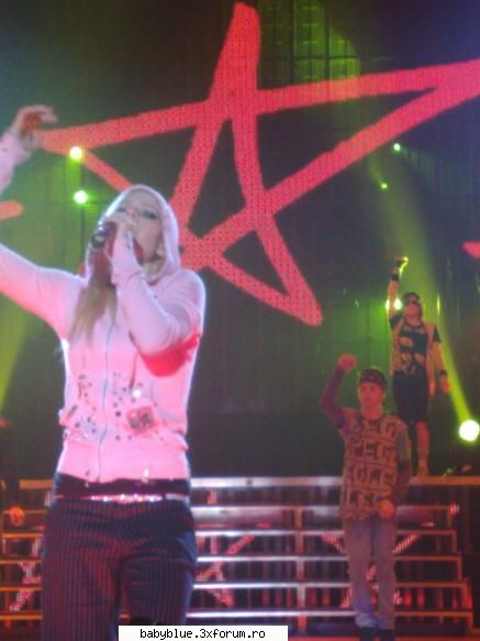 Avril in concerte** - 8(ultima):X:X:X:X:X - Avril Lavigne