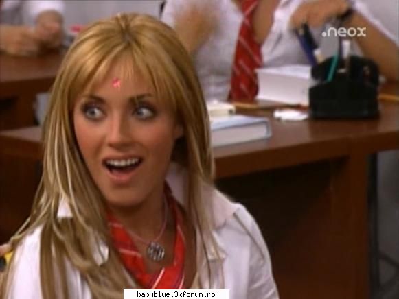 Capturi din Rebelde cu Mia - alexababyface - Anahi