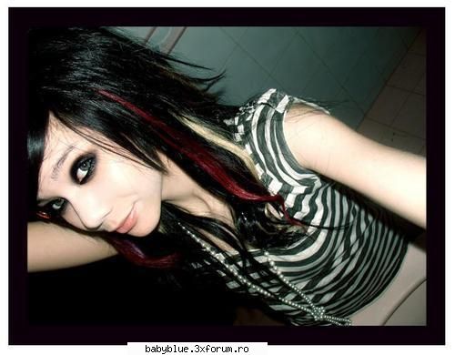 POZE EMO - Mihaela24 - Cafenea